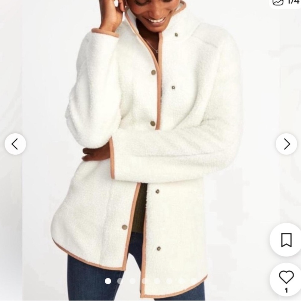 Old Navy Women's Cozy White and Cream Teddy Jacket